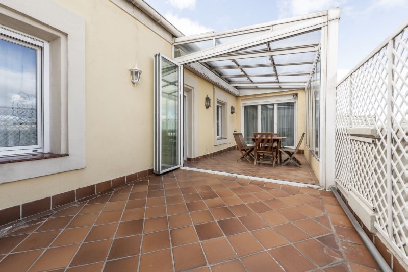 Enclosed Patio Installation detail